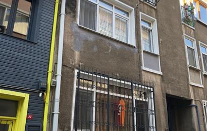 KUZGUNCUK'TA SAHİLE YAKIN 1+1 FULL EŞYALI SATILIK DAİRE