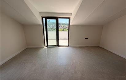 ZEKERİYAKÖY MERKEZE YAKIN YENİ BUTİK SİTEDE SATILIK İKİZ VİLLA