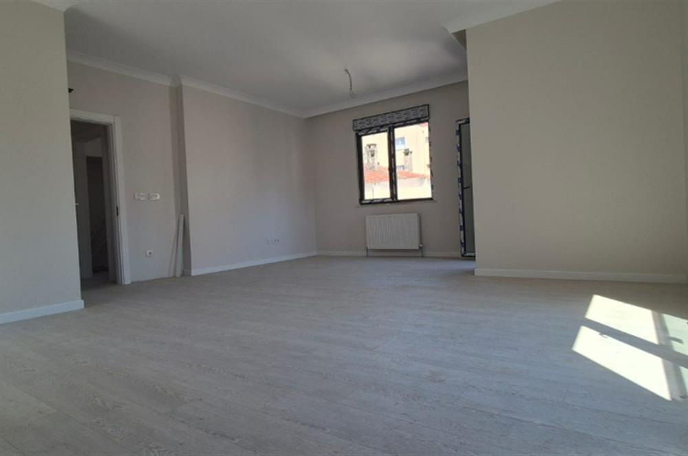 MERDİVENKÖYDE MERKEZİ LOKASYONDA 95 M2 2+1 BALKONLU SIFIR DAİRE