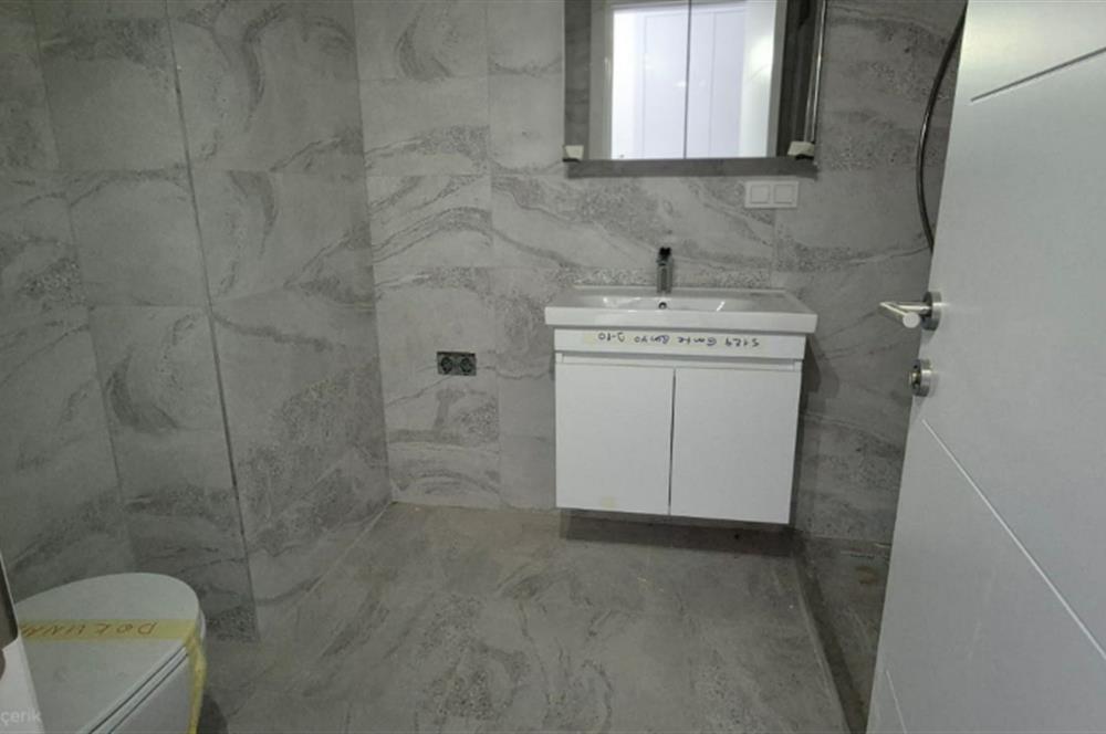 MERDİVENKÖYDE MERKEZİ LOKASYONDA 95 M2 2+1 BALKONLU SIFIR DAİRE