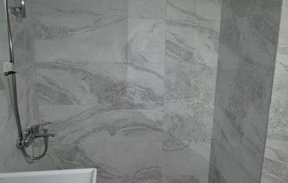 MERDİVENKÖYDE MERKEZİ LOKASYONDA 95 M2 2+1 BALKONLU SIFIR DAİRE