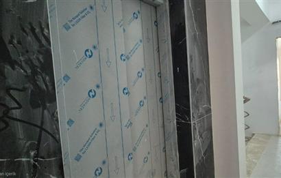 MERDİVENKÖYDE MERKEZİ LOKASYONDA 95 M2 2+1 BALKONLU SIFIR DAİRE