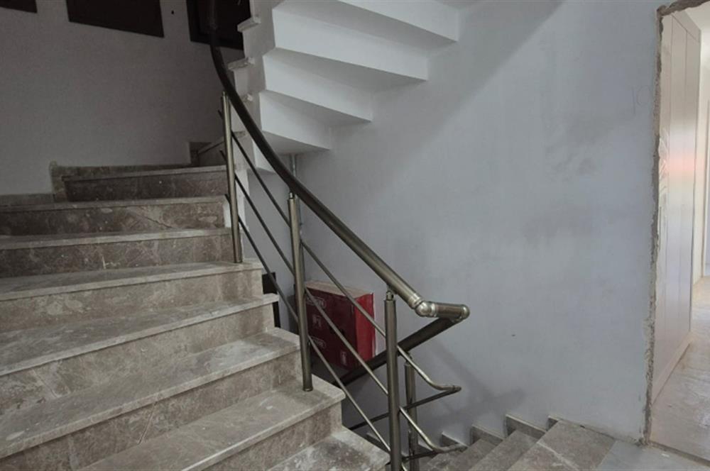 MERDİVENKÖYDE MERKEZİ LOKASYONDA 95 M2 2+1 BALKONLU SIFIR DAİRE