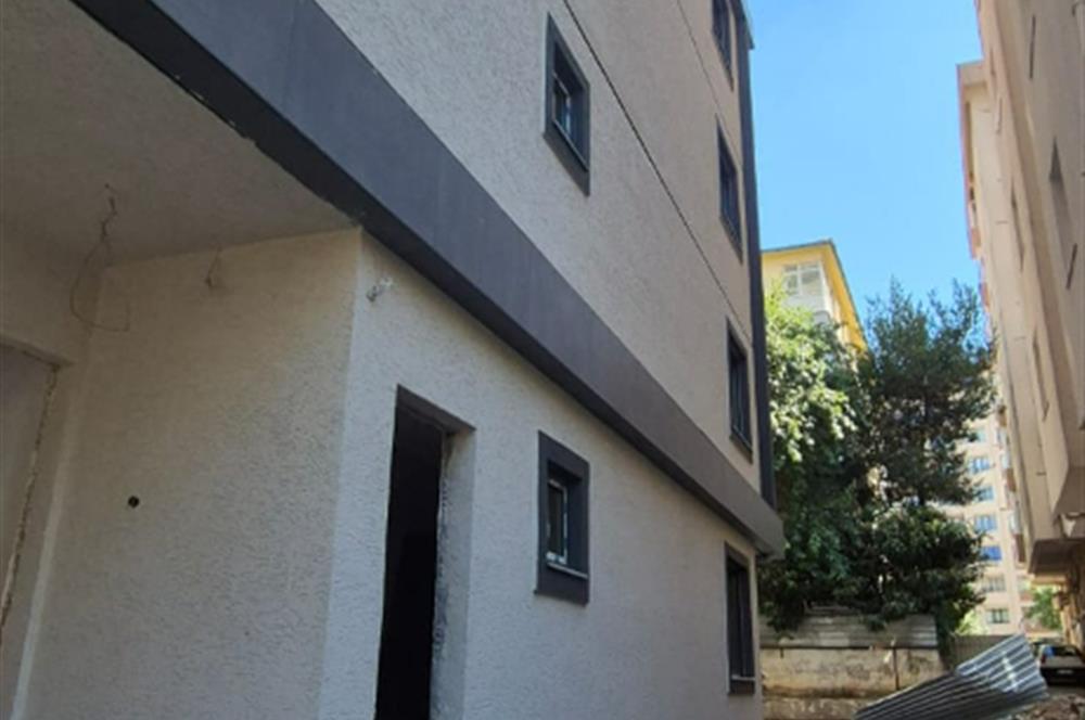 MERDİVENKÖYDE MERKEZİ LOKASYONDA 95 M2 2+1 BALKONLU SIFIR DAİRE