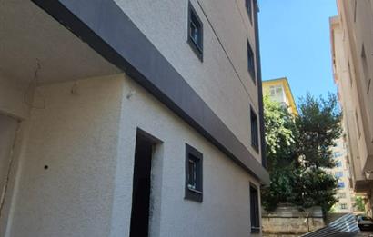 MERDİVENKÖYDE MERKEZİ LOKASYONDA 95 M2 2+1 BALKONLU SIFIR DAİRE