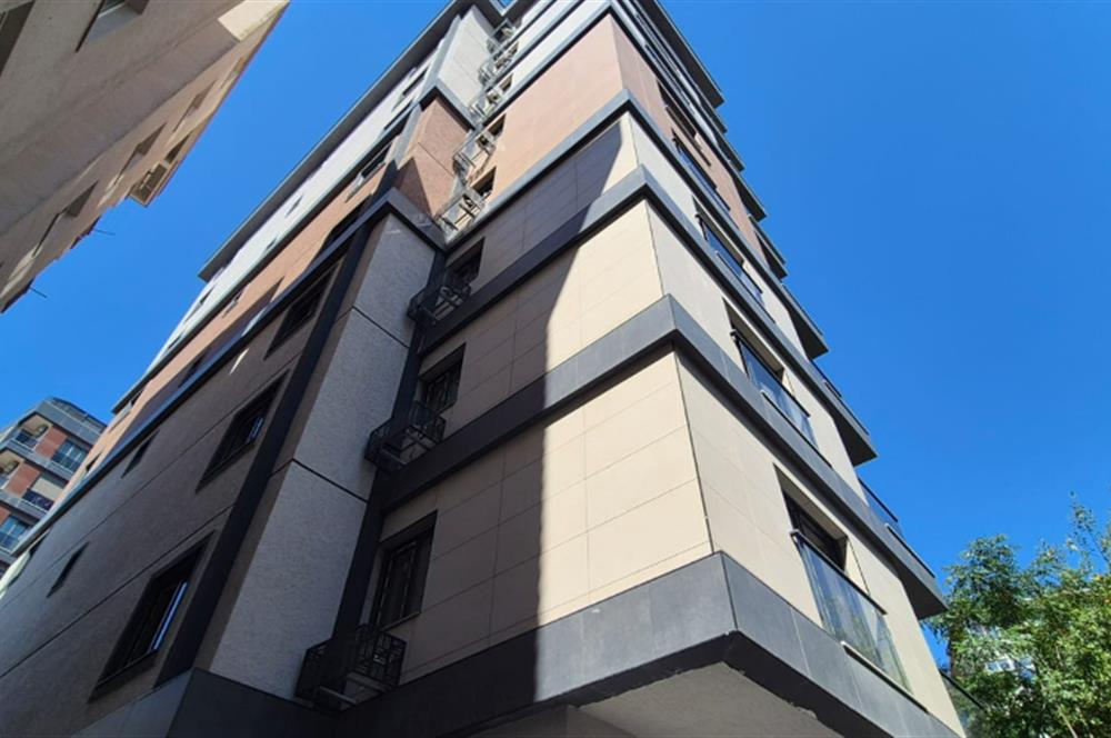 MERDİVENKÖYDE MERKEZİ LOKASYONDA 95 M2 2+1 BALKONLU SIFIR DAİRE