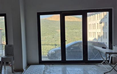 C21 Cius; Gemlik 2. Etap Belediye Konutlarında Eşyalı, Masrafsız 1+1 Satılık Daire