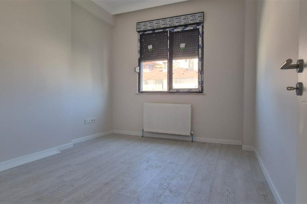 MERDİVENKÖYDE MERKEZİ LOKASYONDA 95 M2 2+1 BALKONLU SIFIR DAİRE