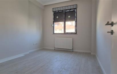MERDİVENKÖYDE MERKEZİ LOKASYONDA 95 M2 2+1 BALKONLU SIFIR DAİRE