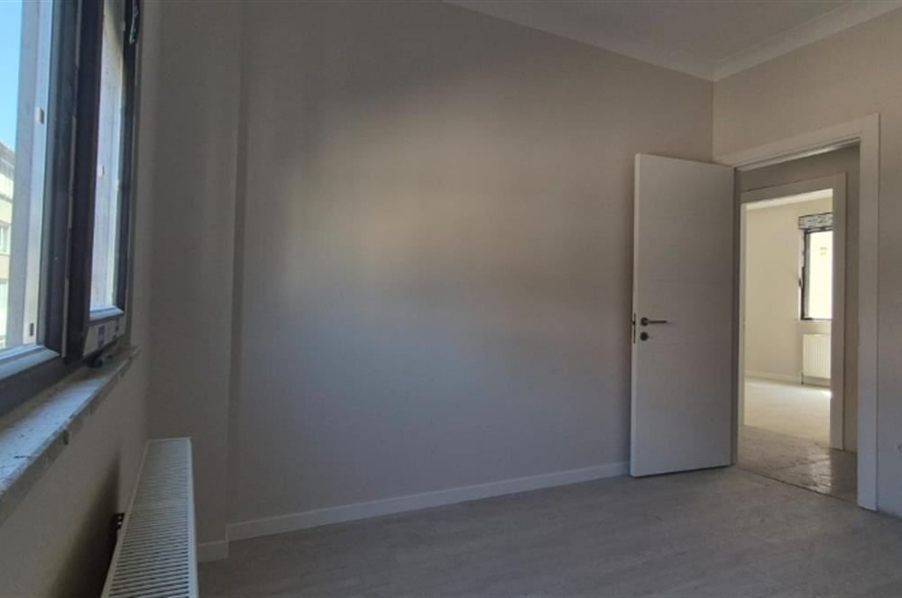 MERDİVENKÖYDE MERKEZİ LOKASYONDA 95 M2 2+1 BALKONLU SIFIR DAİRE