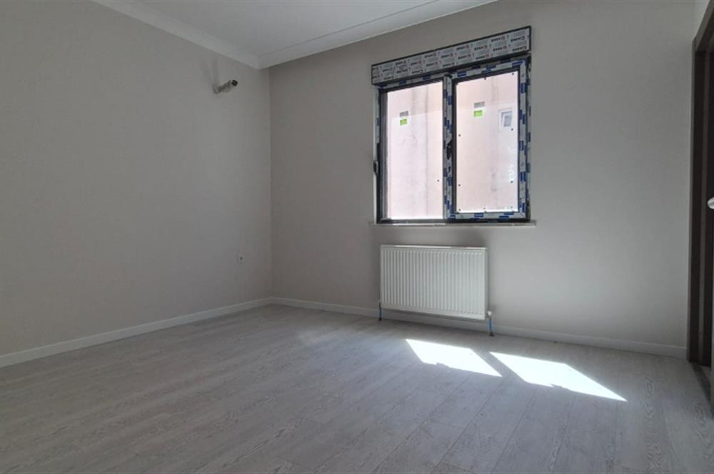 MERDİVENKÖYDE MERKEZİ LOKASYONDA 95 M2 2+1 BALKONLU SIFIR DAİRE