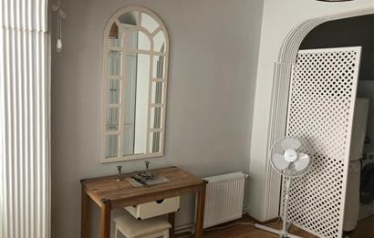 KUZGUNCUK'TA SAHİLE YAKIN 1+1 FULL EŞYALI SATILIK DAİRE