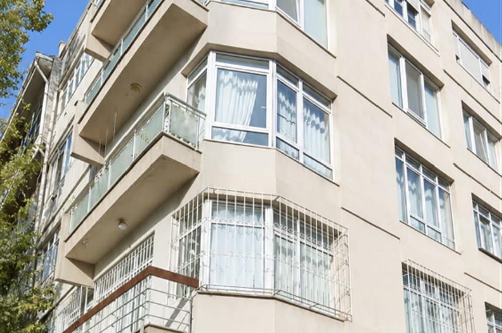TEŞVİKİYE BÜYÜK ÇİFTLİK SOKAK'TA SATILIK 2 KATLI DÜKKAN