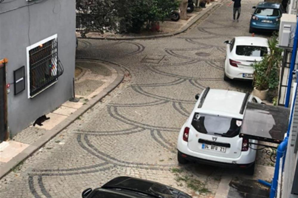 KUZGUNCUK'TA SAHİLE YAKIN 1+1 FULL EŞYALI SATILIK DAİRE