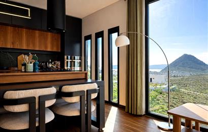 Bodrum Akyarlar'da Denize 300m Havuzlu Villa
