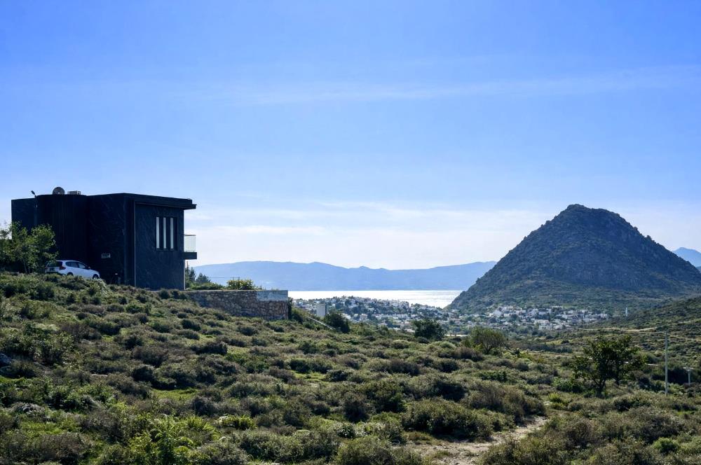 Bodrum Akyarlar'da Denize 300m Havuzlu Villa