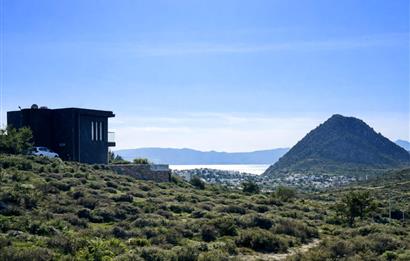 Bodrum Akyarlar'da Denize 300m Havuzlu Villa