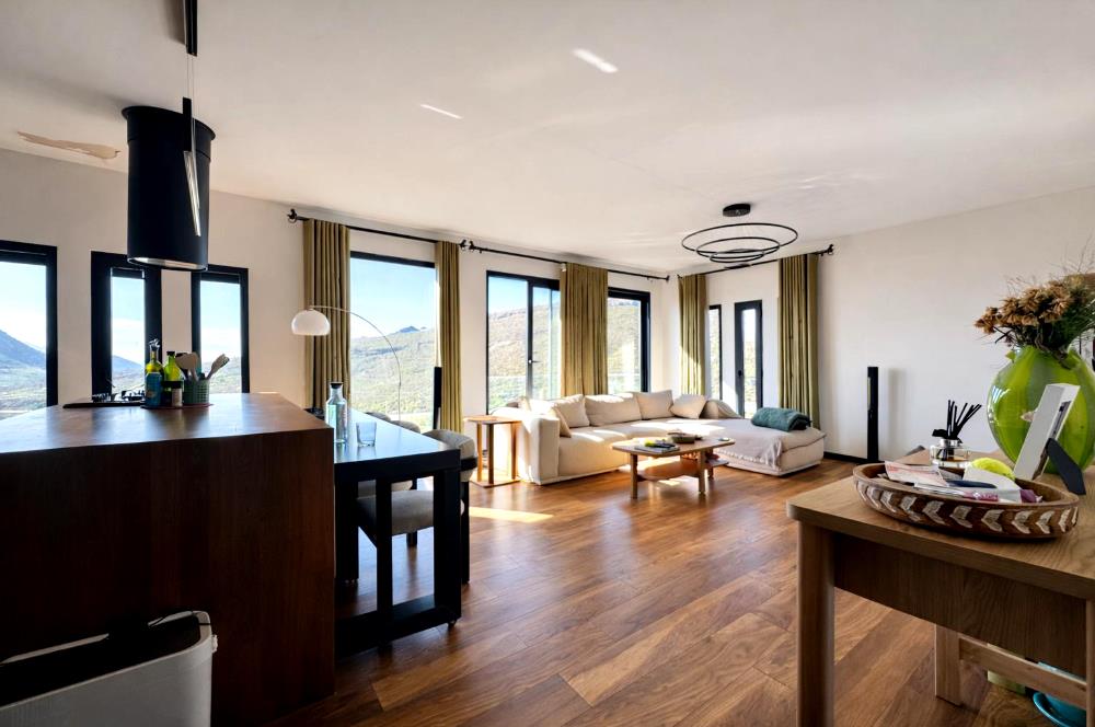 Bodrum Akyarlar'da Denize 300m Havuzlu Villa