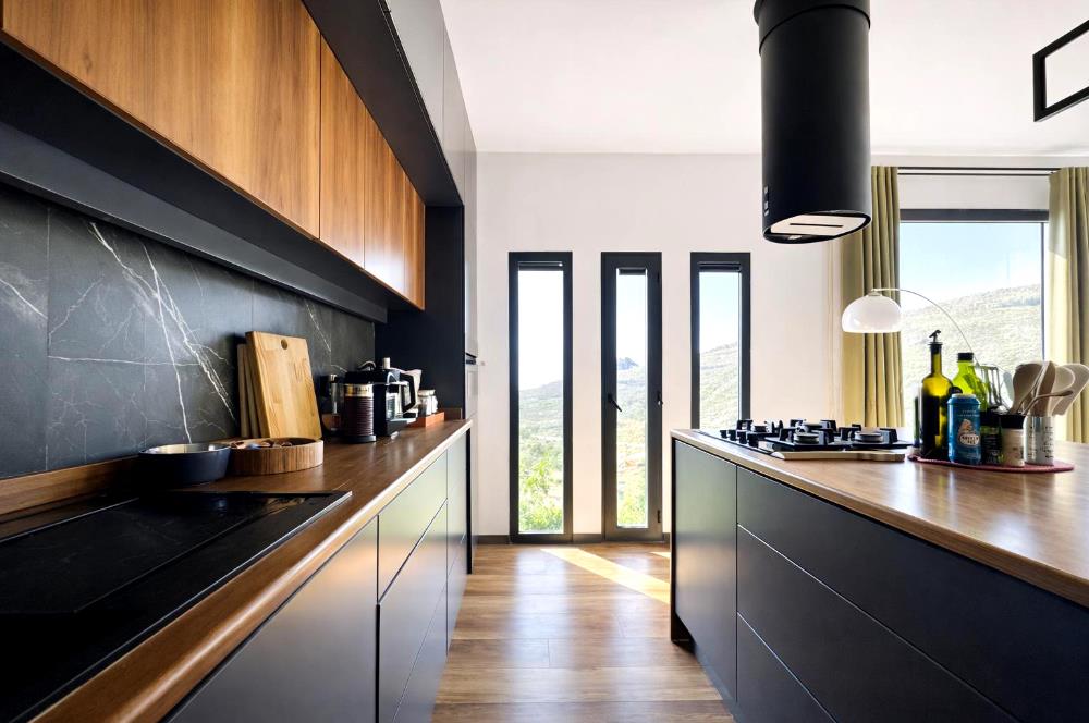 Bodrum Akyarlar'da Denize 300m Havuzlu Villa