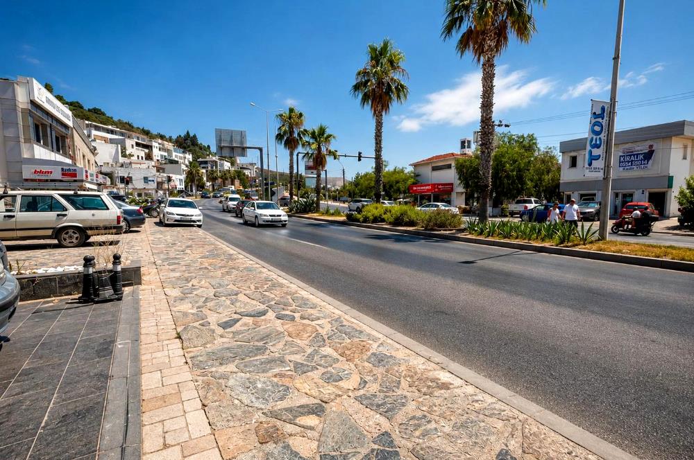 Bodrum'un Girişinde Anayola Cepheli Satılık Ticari Bina