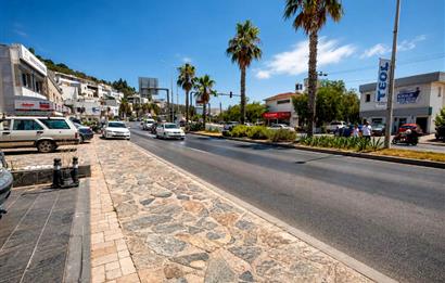 Bodrum'un Girişinde Anayola Cepheli Satılık Ticari Bina
