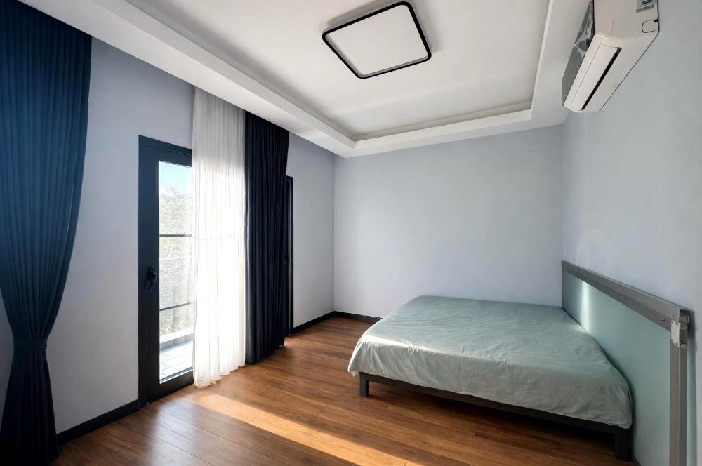 Bodrum Akyarlar'da Denize 300m Havuzlu Villa