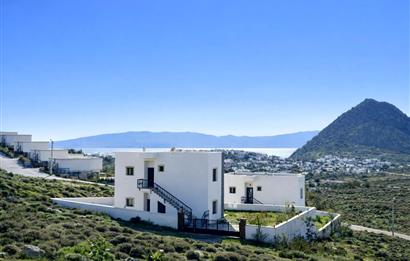 Bodrum Akyarlar'da Denize 300m Havuzlu Villa