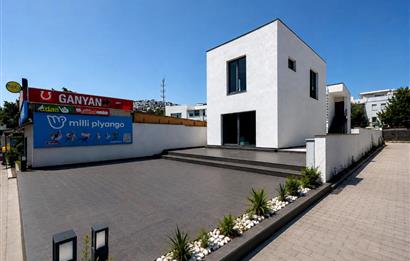 Bodrum'un Girişinde Anayola Cepheli Satılık Ticari Bina