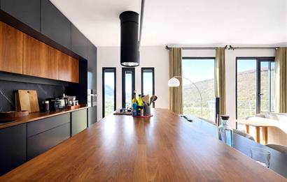 Bodrum Akyarlar'da Denize 300m Havuzlu Villa