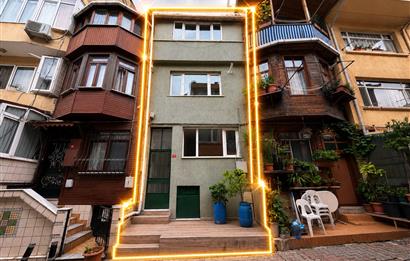SARIYER MERKEZ'DE KOMPLE YENİLENMİŞ 3 KATLI KİRALIK KONUT