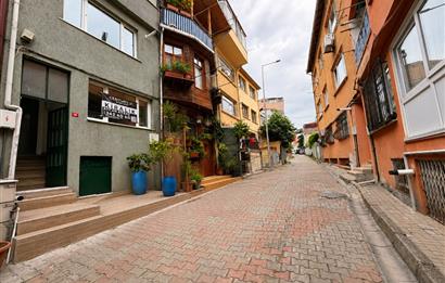 SARIYER MERKEZ'DE KOMPLE YENİLENMİŞ 3 KATLI KİRALIK KONUT
