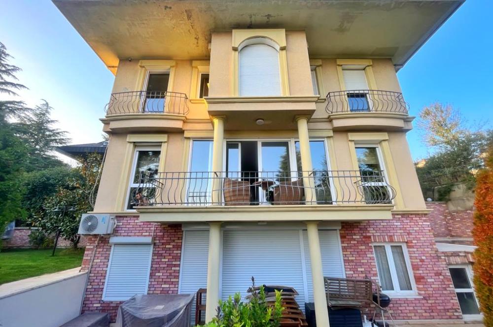 Boğaz Manzaralı Müstakil Havuzlu 6+2 Satılık Villa