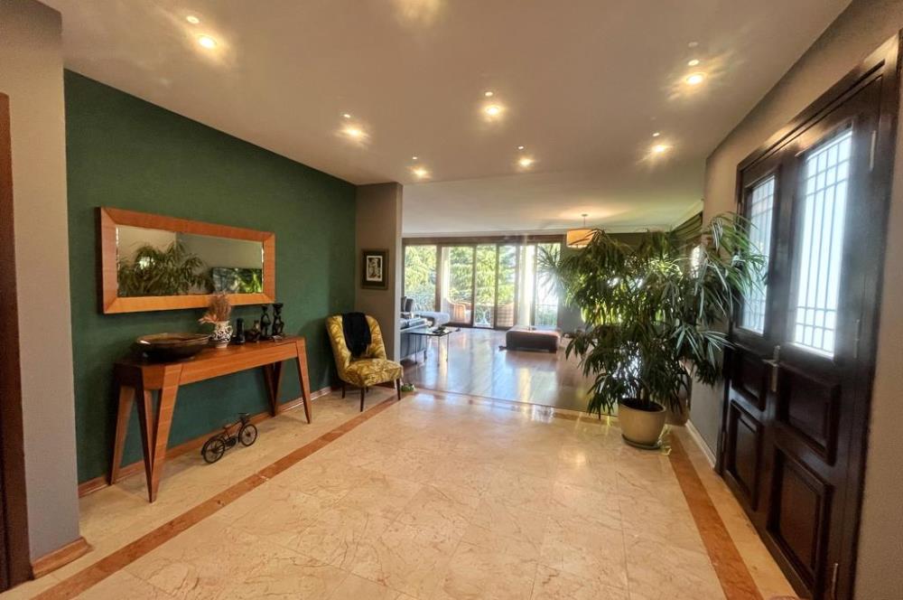 Boğaz Manzaralı Müstakil Havuzlu 6+2 Satılık Villa