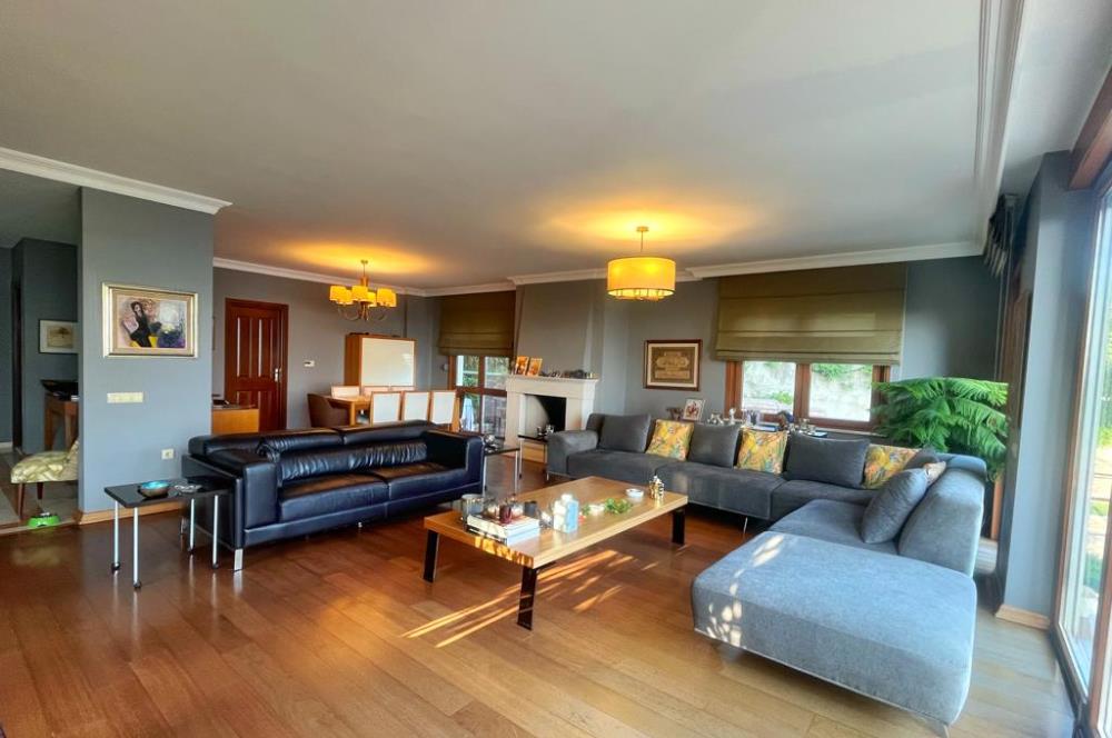 Boğaz Manzaralı Müstakil Havuzlu 6+2 Satılık Villa
