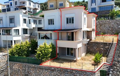 C21 Cius; Harmankaya Villaları'nda Deniz Manzaralı Bahçeli 3+2 Villa