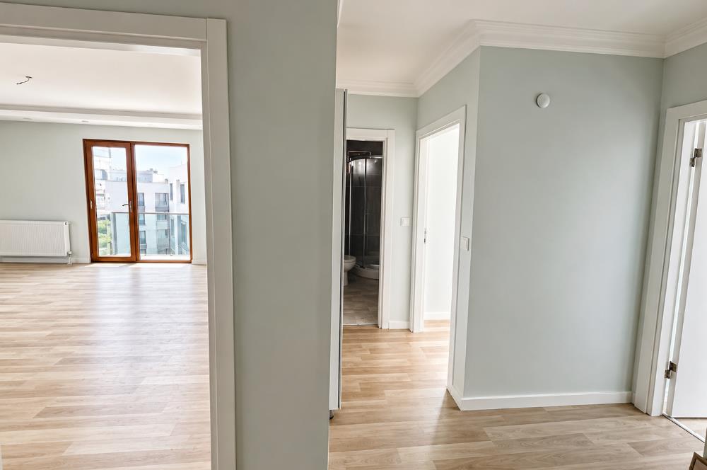 SERHAT PALUT KURTKÖY MERKEZ BOŞ SATILIK 2+1 DAİRE 