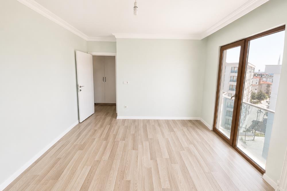 SERHAT PALUT KURTKÖY MERKEZ BOŞ SATILIK 2+1 DAİRE 