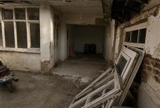 Manisa Kırkağaç'ta 81 m² Bahçeli Kargir Ev 3 Kat İmarlı Yatırı - 4 - 35675