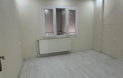 Yedieylül Mahallesinde Tadilatlı Satılık Daire