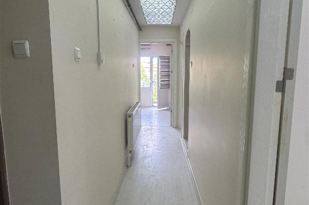 Yedieylül Mahallesinde Tadilatlı Satılık Daire