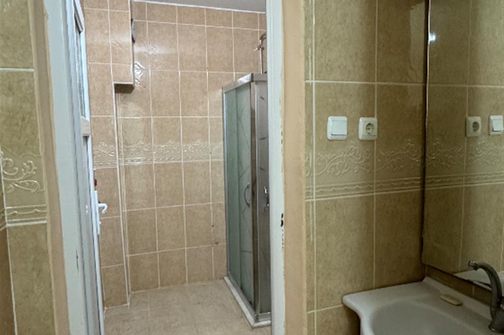 Yedieylül Mahallesinde Tadilatlı Satılık Daire