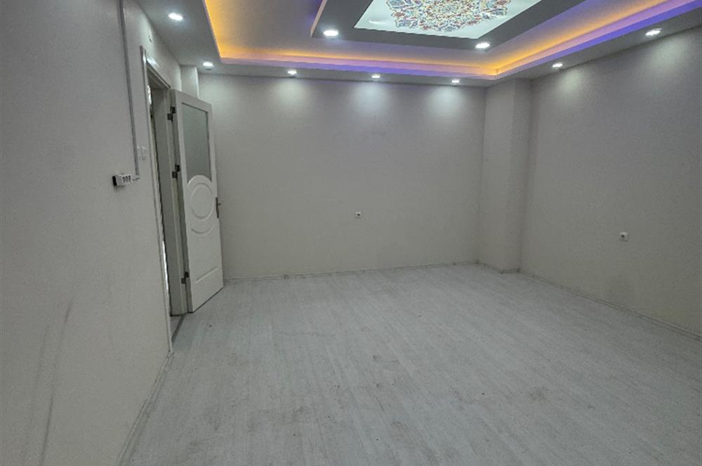 Yedieylül Mahallesinde Tadilatlı Satılık Daire
