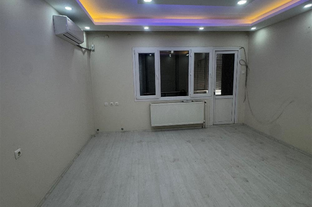 Yedieylül Mahallesinde Tadilatlı Satılık Daire