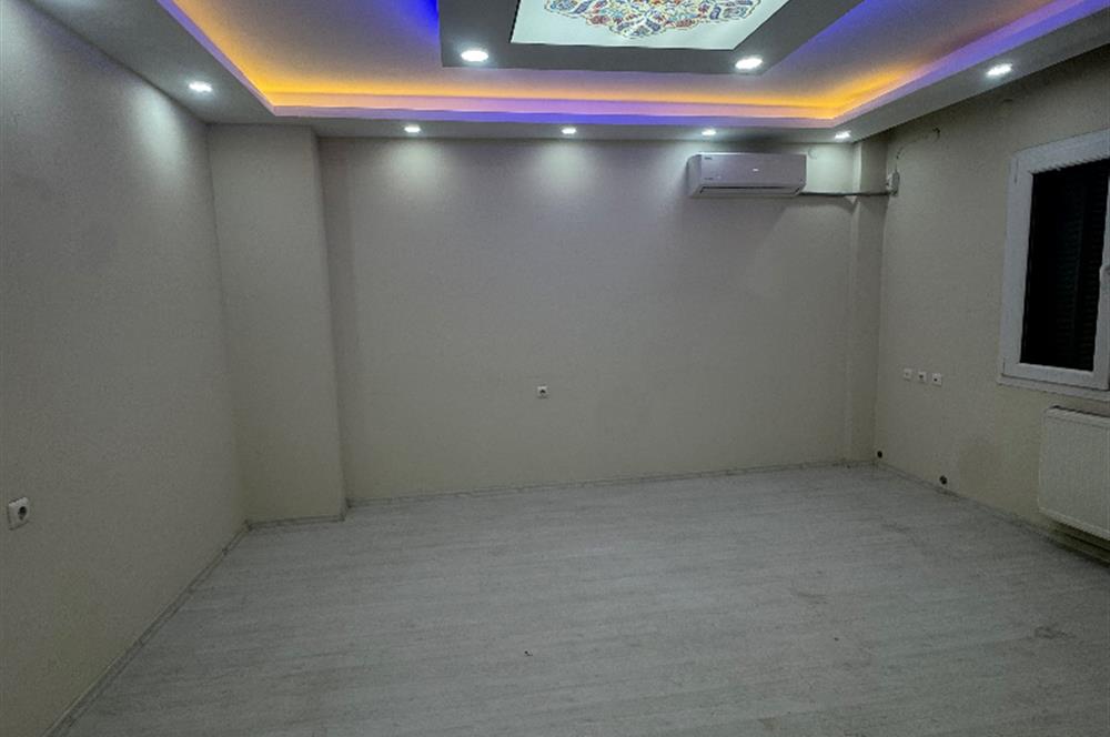 Yedieylül Mahallesinde Tadilatlı Satılık Daire