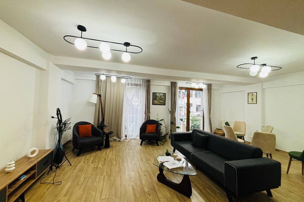 KOŞUYOLU MÜSTAKİL BİNADA 1.KAT 2+1 KİRALIK OFİS