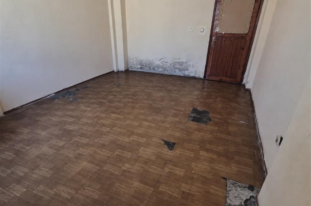 Pendik Sülüntepe'de Şehir Manzaralı Geniş 2+1 Daire
