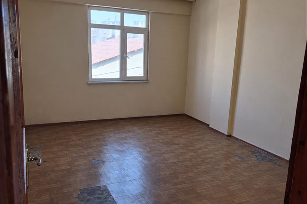 Pendik Sülüntepe'de Şehir Manzaralı Geniş 2+1 Daire