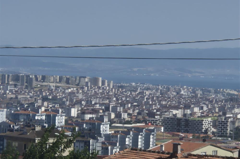 Pendik Sülüntepe'de Şehir Manzaralı Geniş 2+1 Daire