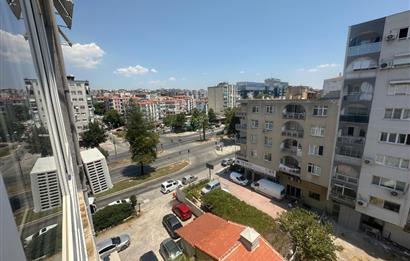 Üçyol Metro İstasyonu Yakını Bağkur Sitesinde 2+1 Satılık Daire