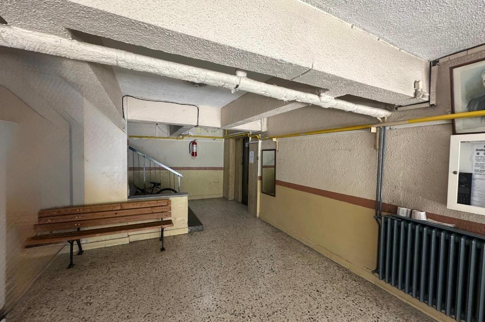 Üçyol Metro İstasyonu Yakını Bağkur Sitesinde 2+1 Satılık Daire